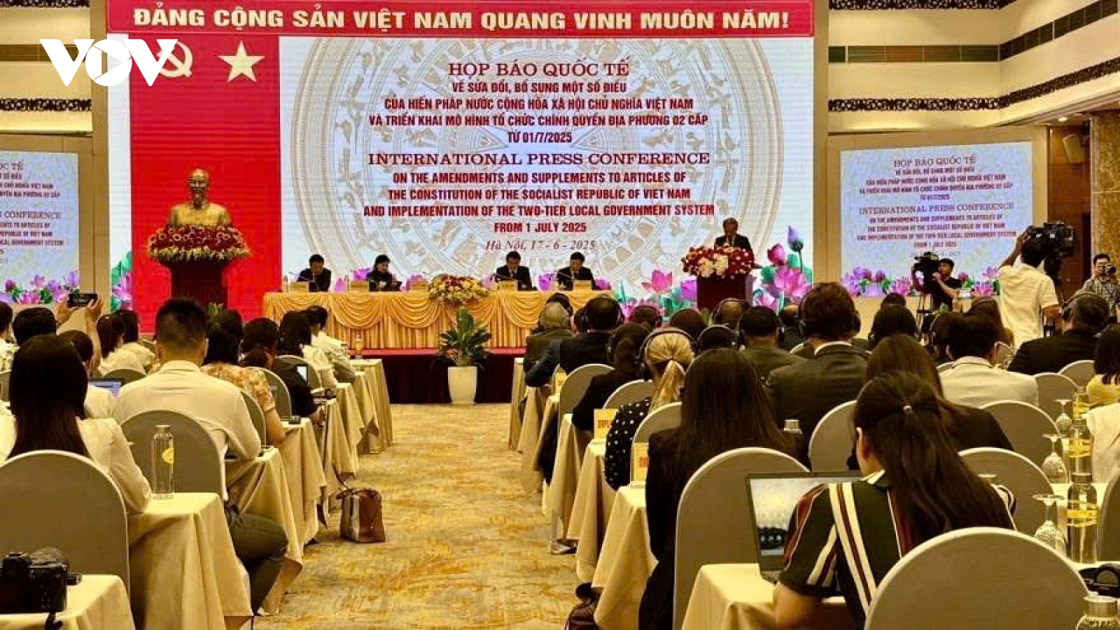 Vietnam holds international press conference on Constitutional amendments
